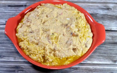 Mısır 'da keten tohumu ya da keten tohumu, keten yağı, ana yemek, Mısır' da kahvaltıda ezilmiş fasulye, sarı mercimek ve buğdayla pişirilmiş sandviç, Ramazan 'da Fava fasulyesi ana yemeği.