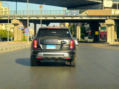 Kahire, Mısır, 21 Eylül 2024: KGM Torres (eski adıyla SsangYong Torres), KG Mobility tarafından üretilen orta büyüklükte bir arazi aracı.