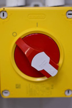 Kahire, Mısır, 8 Eylül 2024: GEWiSS döner kontrol izolasyon anahtarı, GEWiSS SpA, enerji ve aydınlatma ürünleri üretimi için elektroteknik sektöründe faaliyet gösteren bir İtalyan şirketidir.