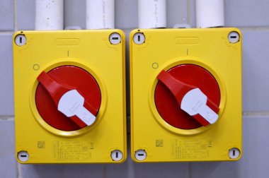 Kahire, Mısır, 8 Eylül 2024: GEWiSS döner kontrol izolasyon anahtarı, GEWiSS SpA, enerji ve aydınlatma ürünleri üretimi için elektroteknik sektöründe faaliyet gösteren bir İtalyan şirketidir.