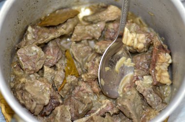 Mısır mutfağında pişmiş inek ciğeri, inek akciğeri çeşitli mutfaklarda kullanılan ve aynı zamanda akciğer yüzeyi için kaynak olarak Bofe, Fuku, Paru goreng ve Fesha 'nın birçok adı vardır.