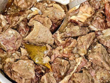 Mısır mutfağında pişmiş inek ciğeri, inek akciğeri çeşitli mutfaklarda kullanılan ve aynı zamanda akciğer yüzeyi için kaynak olarak Bofe, Fuku, Paru goreng ve Fesha 'nın birçok adı vardır.