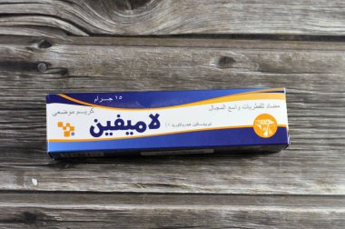 Kahire, Mısır, 29 Eylül 2024: Lamifen krem terbinafine HCL, Tinea corporis, cruris, candidiasis gibi mantar enfeksiyonunun tedavisinde kullanılır.