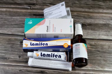 Kahire, Mısır, 29 Eylül 2024: Mantar önleyici, Lamifen krem terbinafin HCL ve Closol clotrimazol 10 mg topikal çözelti spreyi, Tinea gibi mantar enfeksiyonunun tedavisi için
