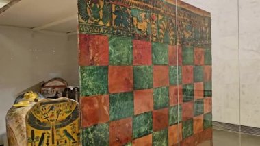 Kahire, Mısır, 6 Ekim 2024: Eski Kahire 'deki Ulusal Mısır Medeniyeti Müzesi' nde (NMEC) arınma çadırı