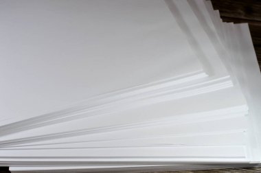 Lazer süper beyaz A4 kağıtları, ISO 216 standardı tarafından tanımlanan kağıt boyutu, 210 x 297 mm, kağıt ve yazılı belge olarak kullanılır, yazı ve baskı için beyaz kağıtlar, seçici odak noktası