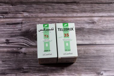 Kahire, Mısır, 22 Ekim 2024: Telebrix iyot ml başına 350 mg idrar yolu ve diğer durumların radyografisi için, damar içi ve damar içi enjeksiyon için çözüm olarak kullanılır.