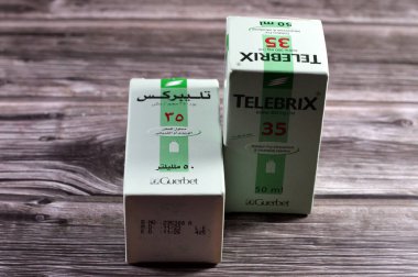 Kahire, Mısır, 22 Ekim 2024: Telebrix iyot ml başına 350 mg idrar yolu ve diğer durumların radyografisi için, damar içi ve damar içi enjeksiyon için çözüm olarak kullanılır.