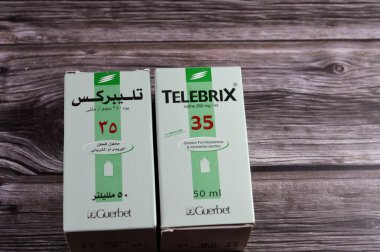 Kahire, Mısır, 22 Ekim 2024: Telebrix iyot ml başına 350 mg idrar yolu ve diğer durumların radyografisi için, damar içi ve damar içi enjeksiyon için çözüm olarak kullanılır.