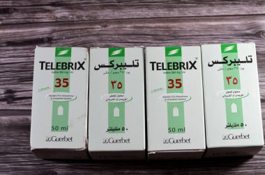 Kahire, Mısır, 22 Ekim 2024: Telebrix iyot ml başına 350 mg idrar yolu ve diğer durumların radyografisi için, damar içi ve damar içi enjeksiyon için çözüm olarak kullanılır.