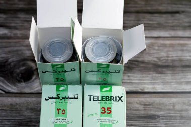 Kahire, Mısır, 22 Ekim 2024: Telebrix iyot ml başına 350 mg idrar yolu ve diğer durumların radyografisi için, damar içi ve damar içi enjeksiyon için çözüm olarak kullanılır.