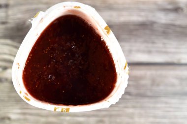 Çilek reçeli konserveleri, ana koruma maddesi şeker ve bazen de cam kavanozlarda depolanan ve çeşni veya yayılma olarak kullanılan çilek varenye (murabba) olan meyve hazırlıkları ()