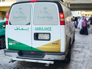 Mekke, Suudi Arabistan, 23 Haziran 2024: Makkah bölgesindeki Suudi Arabistan sağlık bakanlığının acil durum çağrısı, Mekke 'deki hacılar için ambulans