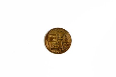 Bitcoin fiziksel altın madeni para, BTC 1. Merkezi olmayan kripto para birimi, akranları bitcoin ağındaki düğümler işlemlerini kriptografi ile onaylar ve onları dijital para birimiyle, blok zinciri ile kaydeder.