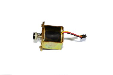 Gaz gayzer bobin solenoid vanası gaz su ısıtıcısı, bakım ve onarım ev aletleri konsepti, bir solenoid vanası elektromekanik olarak çalışan bir vanadır