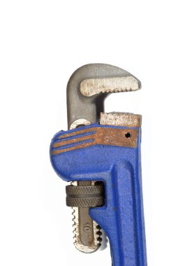 Boru anahtarı el aleti, el aletleri arasında anahtarlar, pense, kesiciler, dosyalar, grev aletleri, vurulan veya çekiçlenen araçlar, tornavidalar, vises, kıskaç, makas, demir testereleri, matkaplar ve bıçaklar yer alıyor