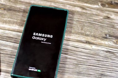 Kahire, Mısır, 10 Ocak 2025: Samsung Galaxy S23 Ultra, Android tabanlı akıllı telefonlar Samsung Electronics tarafından tasarlandı, geliştirildi ve pazarlandı.