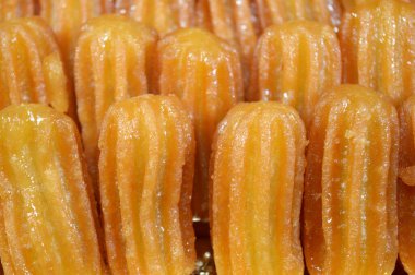 Balah el Sham veya Mısır Choux Pastası, Mısır ve Orta Doğu 'da çok popüler bir Ramazan tatlısı, çıtır çıtır ve taze choux pastası, kızartılmış ve tatlı şeker şurubuyla kaplanmış, soğuk servis ediliyor.