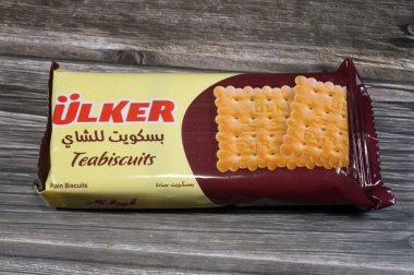 Kahire, Mısır, Mart 12025: Ulker 'den çay bisküvileri, sade bisküvi, ülker, İstanbul, Türkiye merkezli, bisküvi, kurabiye ve kraker üreten çok uluslu bir Türk gıda ve içecek imalatçısı.