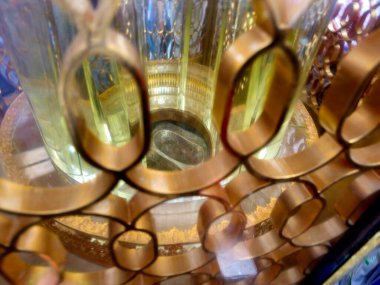 İbrahim 'in mabedi veya İbrahim' in makamı, İbrahim ve İsmail 'in Beyt-i Haram' daki büyük mabedi; küçük bir taştır.