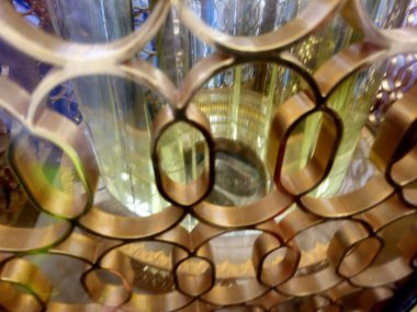 İbrahim 'in mabedi veya İbrahim' in makamı, İbrahim ve İsmail 'in Beyt-i Haram' daki büyük mabedi; küçük bir taştır.