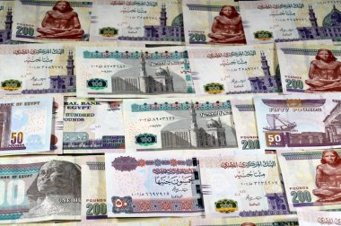 Mısır 'da nakit para banknotları farklı değerler, harcama, para verme ve kullanımı, banknotlar kullanarak ödeme ve satın alma, Mısır ekonomisi statüsü ve enflasyon durumu, döviz kuru
