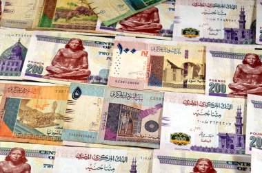 Sudan 'da nakit para banknotları, banknotlar, yığınlar ve Mısır' da yığınlar halinde para 200 EGP LE banknotları, Mısır para döviz kuru, ekonomi durumu, para kavramı