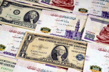 ABD doları banknotlar ve Mısır Yığınlar ve Yığınlar para binlerce Pound banknotlar 200 EGP LE, Mısır para döviz kuru, ekonomi durumu, para kavramı