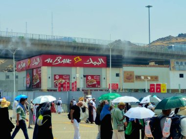 Mekke, Suudi Arabistan, 19 Haziran 2024: Albaik, Suudi Arabistan merkezli bir Suudi fast food restoran zinciri.