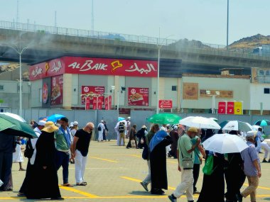 Mekke, Suudi Arabistan, 19 Haziran 2024: Albaik, Suudi Arabistan merkezli bir Suudi fast food restoran zinciri.