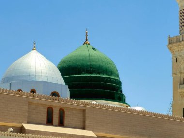 Hz. Muhammed 'in Muhammed Camii' nin dış görünüşü veya El Nabawi, Suudi Arabistan 'daki iki kutsal camiinin koruyucusunun yetki alanına giren büyük bir hac mekanı.