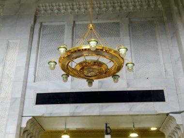 Mekke, Suudi Arabistan, 20 Haziran 2024: Büyük Kutsal Makkah Camii 'nin ampulleri, İslam' ın en önemli camii, Mekke 'deki Kabe' nin etrafını sarar.