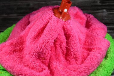 mikrofiber havlu bezi, mikro fiber havlu üstün sızıntı ve toprak temizleme için süper emicidir. Tüm zemin yüzeylerinde sert ahşap, fayans, seramik ve muşamba gibi eksiksiz bir temizlik sağlar.