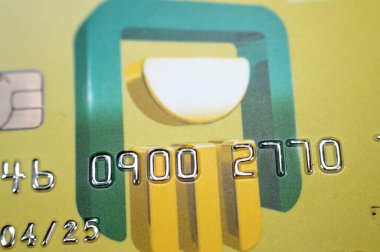 Kahire, Mısır, 16 Mayıs 2025: Mısır Ulusal Bankası Al Ahly kablosuz kredi kartı bankacılık hizmetleri, NBE, ülkenin en büyük bankası olan Mısır 'da Haziran 1898' de kurulmuş bir banka.