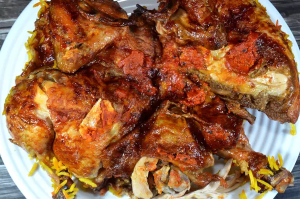 Halep Arap mutfağı ızgara ızgara tavuk, ızgarada ızgara tavuk ızgara tavuk, Suriye tarifi ile yapılan tavuklar, sulu, sulu