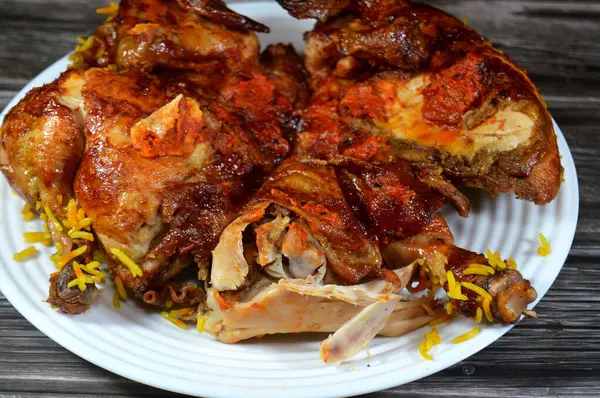 Halep Arap mutfağı ızgara ızgara tavuk, ızgarada ızgara tavuk ızgara tavuk, Suriye tarifi ile yapılan tavuklar, sulu, sulu