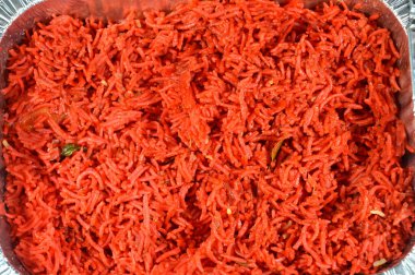 Kızıl Basmati pilavı, Hindistan ve Pakistan 'dan gelen uzun, ince taneli aromatik pirinç çeşididir. Hindistan ve Pakistan' da havuçlu Hint pilavı pişirilmiştir.