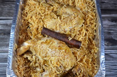 Basmati, Hindistan 'dan gelen uzun ve ince taneli aromalı pirinç çeşididir ve özel bir baharat karışımı olan 