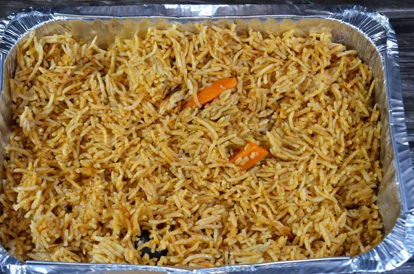 Sarı Basmati pilavı, Hindistan ve Pakistan 'daki Hindistan altkıtasında yetişen uzun ve ince taneli aromalı pirinç çeşididir.
