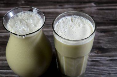 Sobia ile karıştırılmış bir şekerkamışı suyu, öğütülmüş şeker kamışından elde edilen sıvı, hindistan cevizi, pirinç ve süt karışımından hazırlanmış sobi ya da Subiya karışımı.