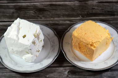 Feta, koyun sütünden ya da koyun sütü ve keçi sütü karışımından yapılmış Yunan tuzlu beyaz peyniri. Yumuşak, küçük ya da deliksiz, sarı, zerdeçal ve biberli, zeytinli beyaz peynir.