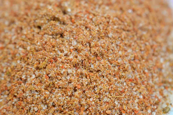 Patates çeşnili baharatlar, genellikle deniz tuzu, sarımsak taneleri, kırmızı biber ve kızarmış patates karışımından oluşan her türlü patates yemeğine lezzet katacak bir baharat kombinasyonu.