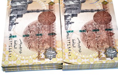 1 EGP LE 1 Mısırlı nakit para banknotları, sol merkezde Sultan Qaitbay camii, Mısır para döviz kuru ve ekonomi konsepti