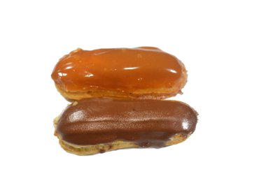 Karamel ve çikolatayla kaplı ekler, Gateau ısırıkları, çeşitli pasta aromalı ve dolgulu, minyatür kekler, Eclairs, mille feuille ve sünger kekten yapılmış küçük lokma şeklinde pastalardır.