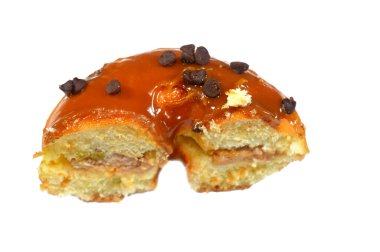 Karamelli jöleli çörek, jöleli, mayalı, Amerikan usulü yüzük donutu, bol yağda kızartılmış hamur hamurundan yapılmış.