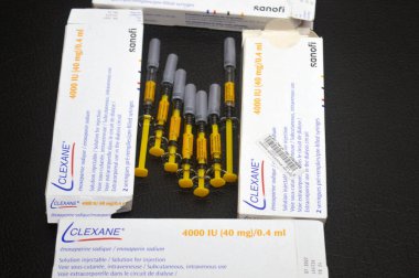 Kahire, Mısır, 16 Eylül 2025: Clexane Enoxaparin sodyum by Sanofi, bir antikoagülan ilacı (kan inceltici), derin ven trombozu (DVT) ve akciğer embolisi (PE)