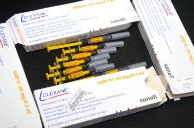 Kahire, Mısır, 16 Eylül 2025: Clexane Enoxaparin sodyum by Sanofi, bir antikoagülan ilacı (kan inceltici), derin ven trombozu (DVT) ve akciğer embolisi (PE)
