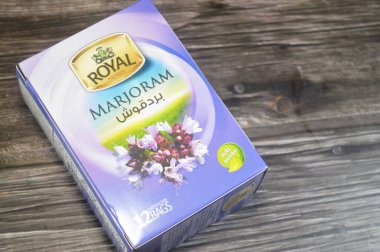 Kahire, Mısır, 26 Eylül 2025: Marjoram Origanum majorana, tatlı çam ve narenciye aromalı soğuğa duyarlı çok yıllık bir bitkidir. Bazı Orta Doğu ülkelerinde