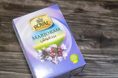 Kahire, Mısır, 26 Eylül 2025: Marjoram Origanum majorana, tatlı çam ve narenciye aromalı soğuğa duyarlı çok yıllık bir bitkidir. Bazı Orta Doğu ülkelerinde