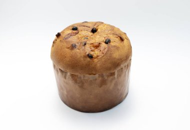 İzole edilmiş Panettone İtalyan Noel Pastası Beyaz Arkaplanda. Meyveli kek, tatlı ekmek, aslen Milano, İtalya 'dan. Hamur tatlısı. Yatay düzlem. Yüksek kalite fotoğraf